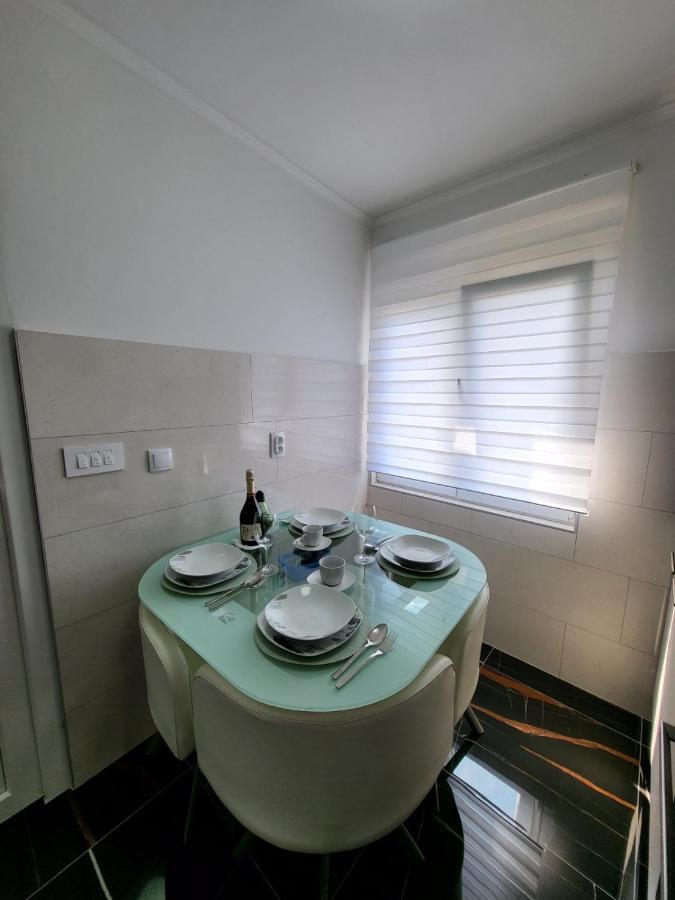 Apartman Dora With Sea View And Terrace Umag Extérieur photo