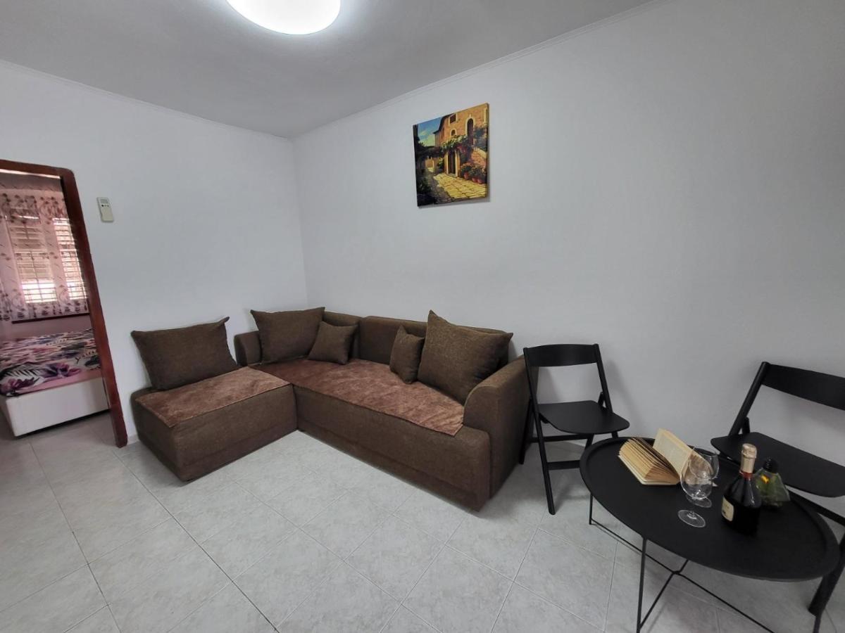 Apartman Dora With Sea View And Terrace Umag Extérieur photo