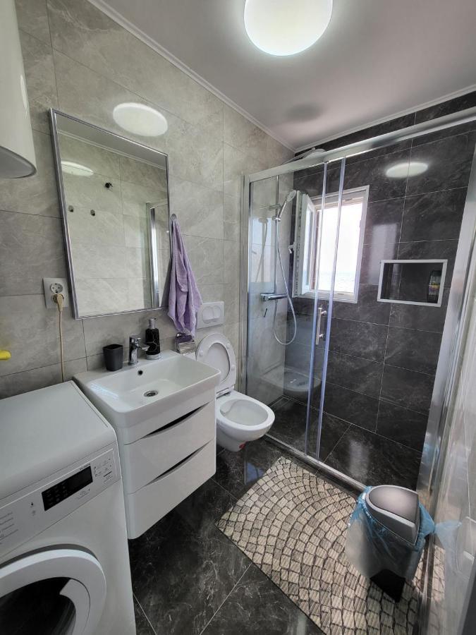 Apartman Dora With Sea View And Terrace Umag Extérieur photo