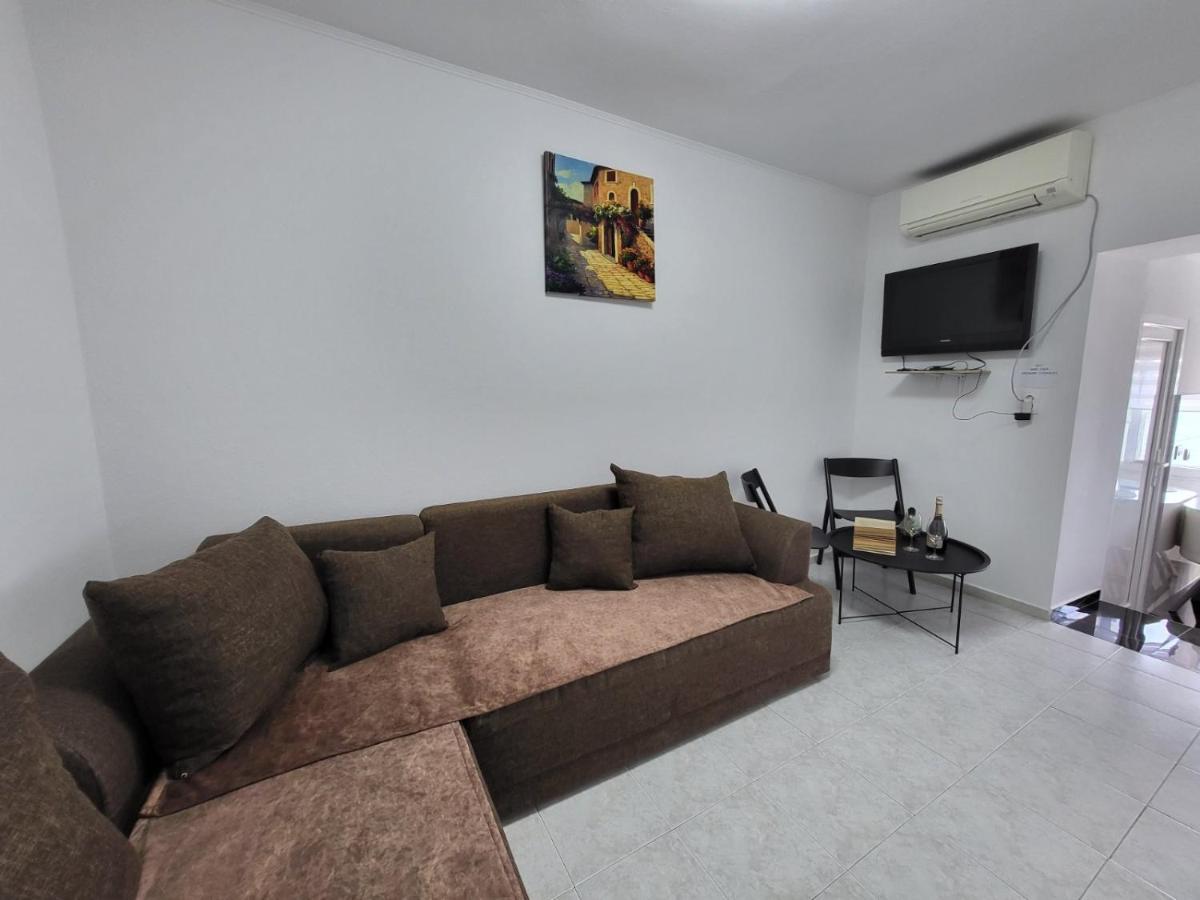 Apartman Dora With Sea View And Terrace Umag Extérieur photo