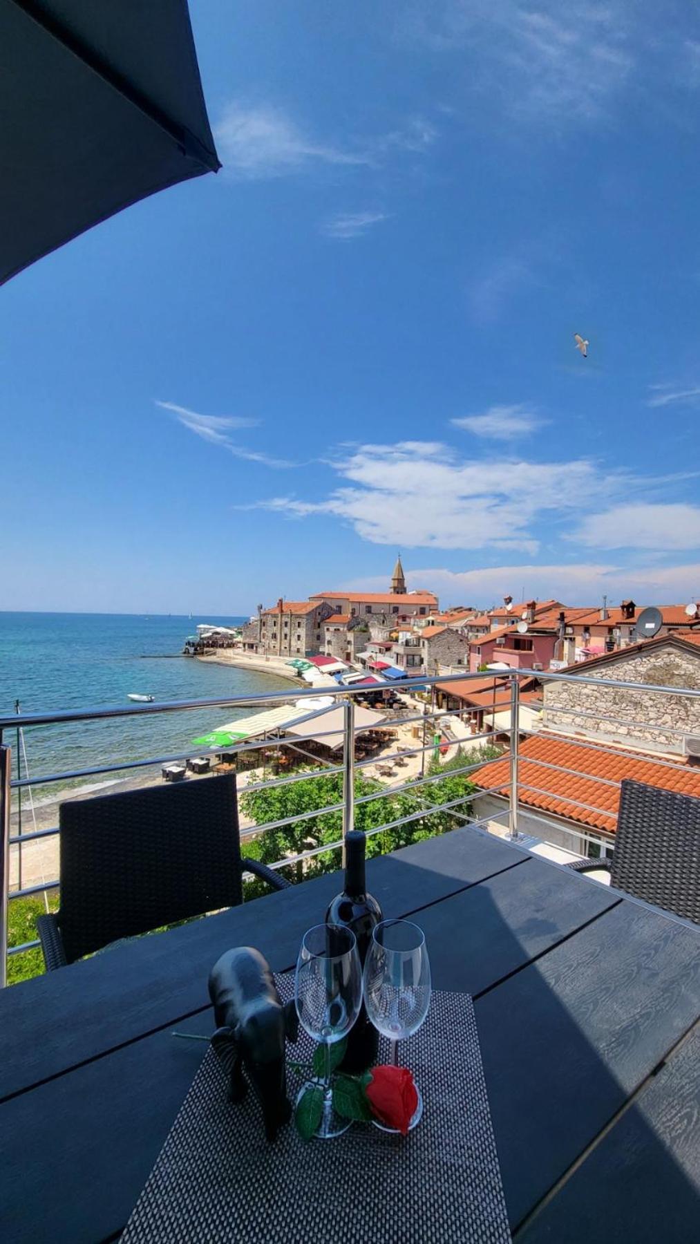 Apartman Dora With Sea View And Terrace Umag Extérieur photo