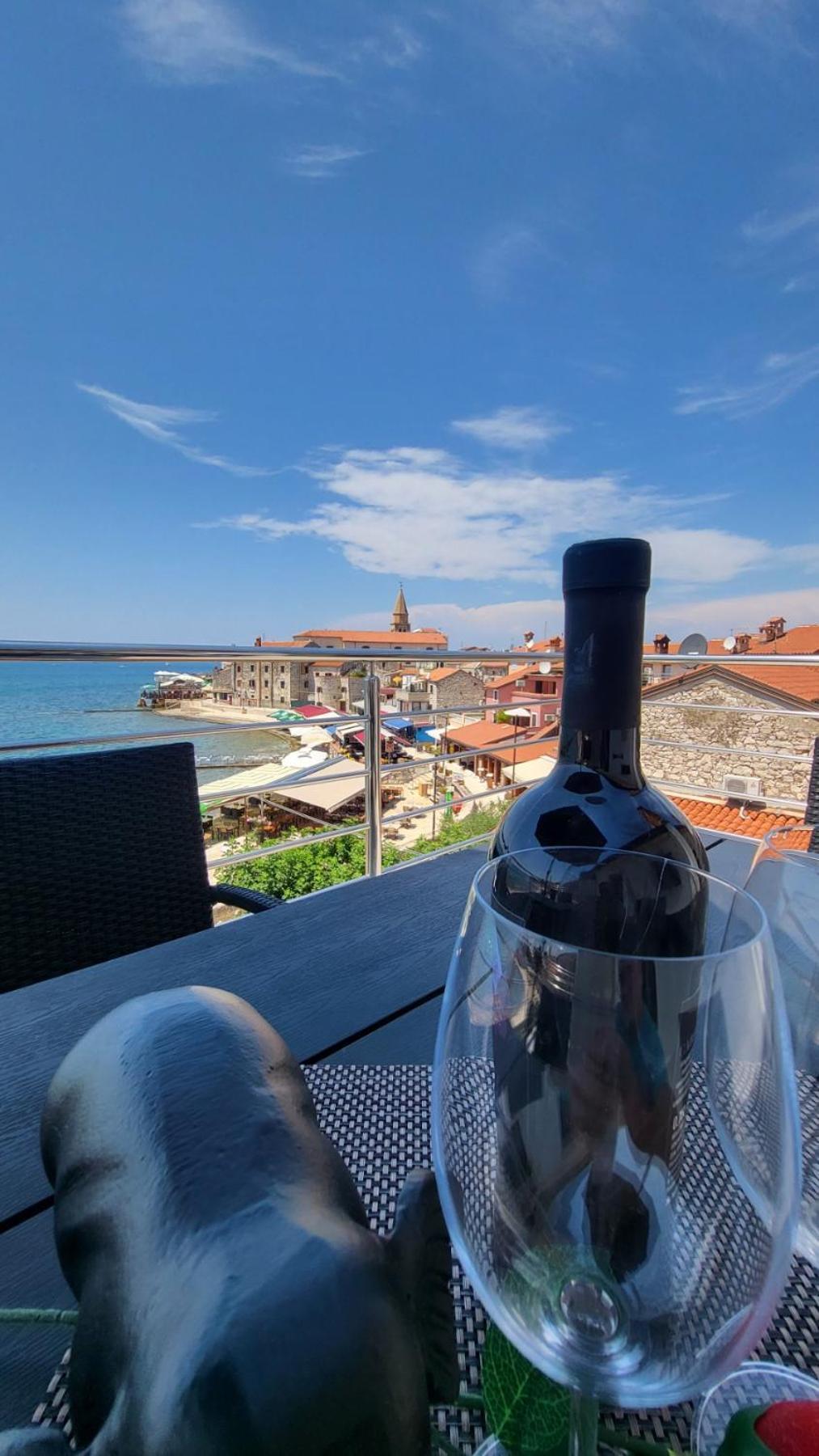 Apartman Dora With Sea View And Terrace Umag Extérieur photo