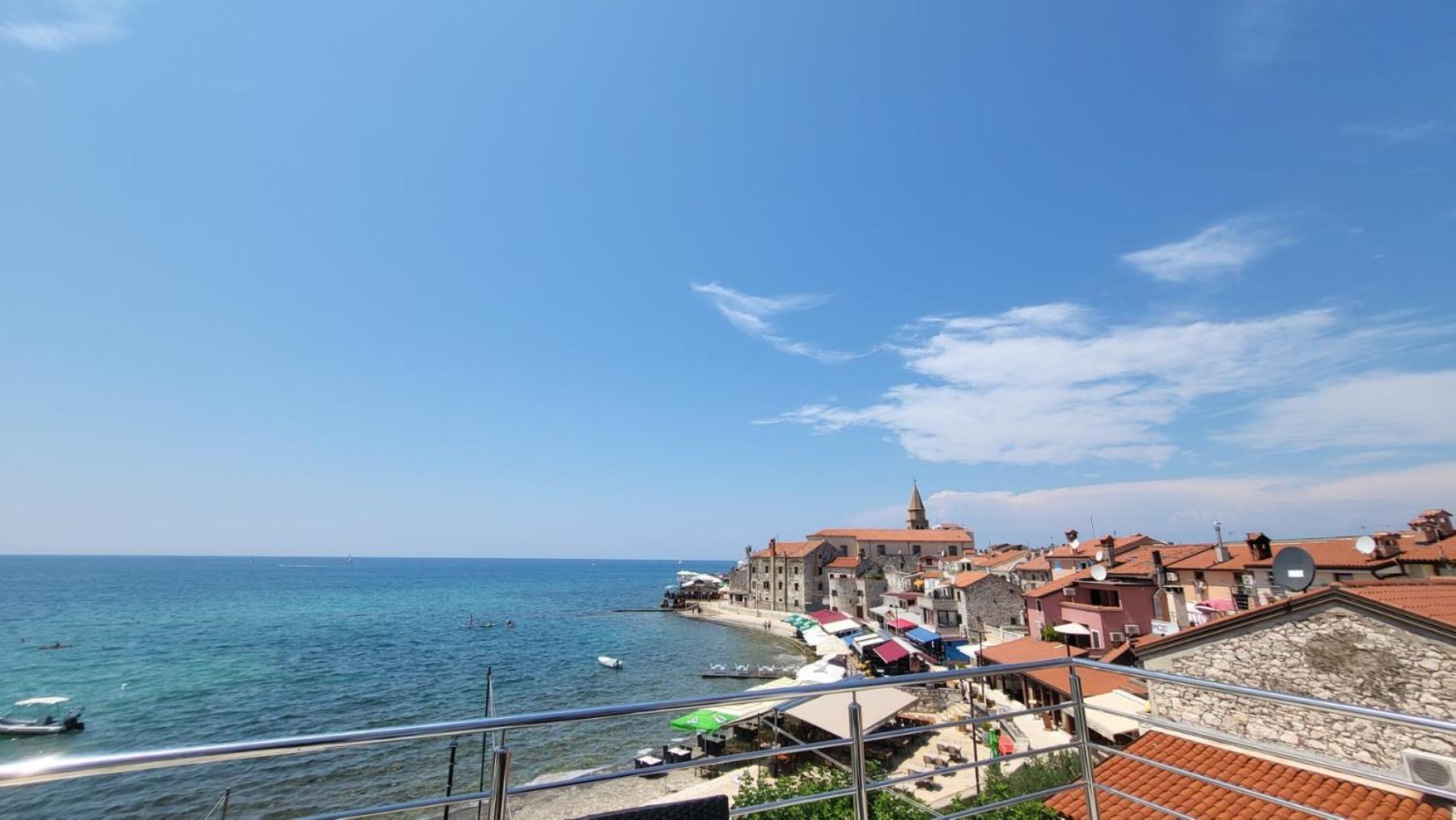 Apartman Dora With Sea View And Terrace Umag Extérieur photo