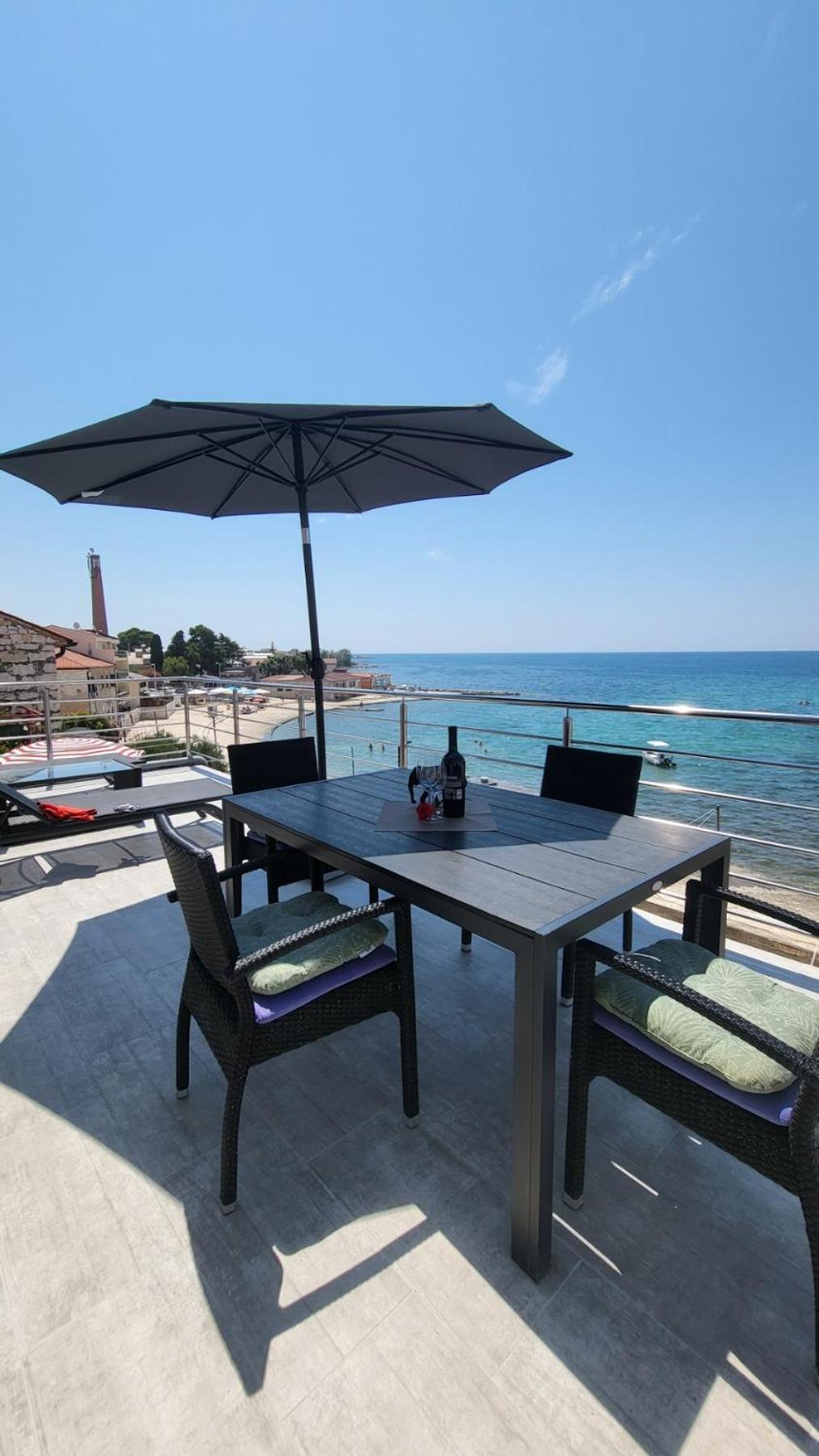 Apartman Dora With Sea View And Terrace Umag Extérieur photo